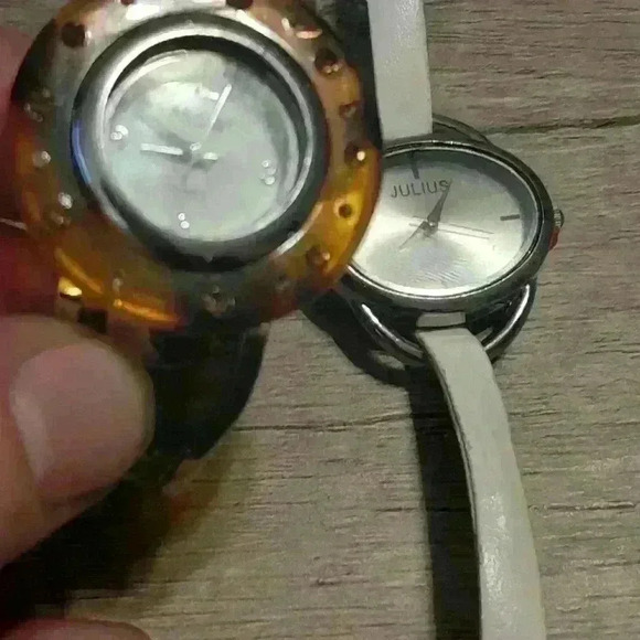 2 womens watches - Picture 1 of 3